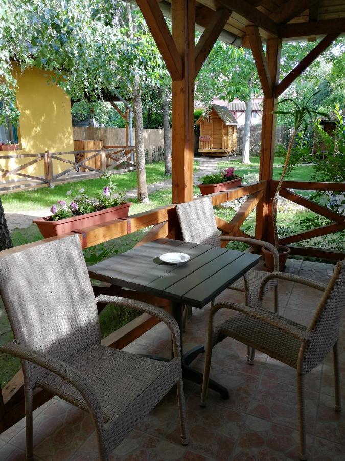 Bed and Breakfast Karpatia Panzio Эстергом Экстерьер фото