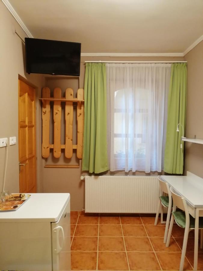 Bed and Breakfast Karpatia Panzio Эстергом Экстерьер фото