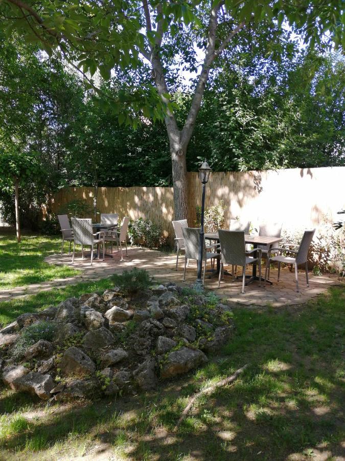 Bed and Breakfast Karpatia Panzio Эстергом Экстерьер фото