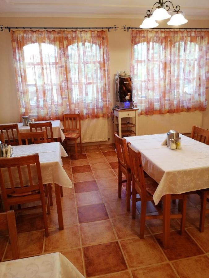 Bed and Breakfast Karpatia Panzio Эстергом Экстерьер фото