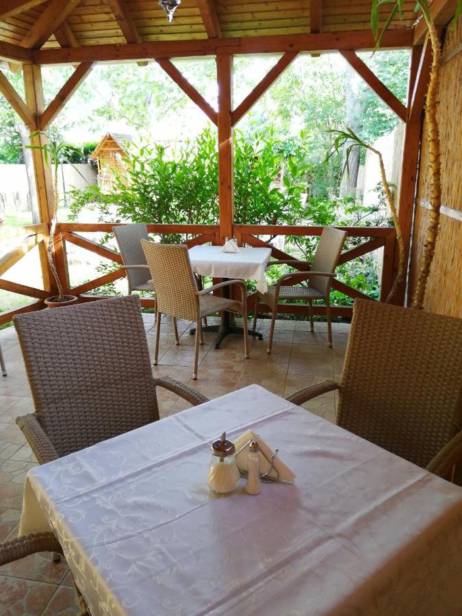 Bed and Breakfast Karpatia Panzio Эстергом Экстерьер фото