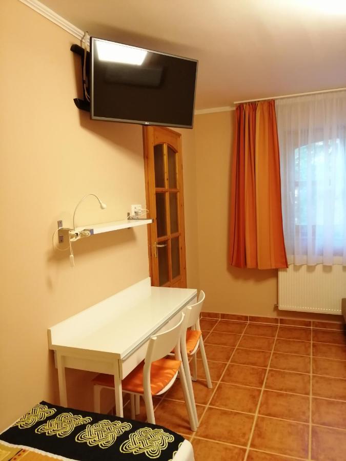 Bed and Breakfast Karpatia Panzio Эстергом Экстерьер фото