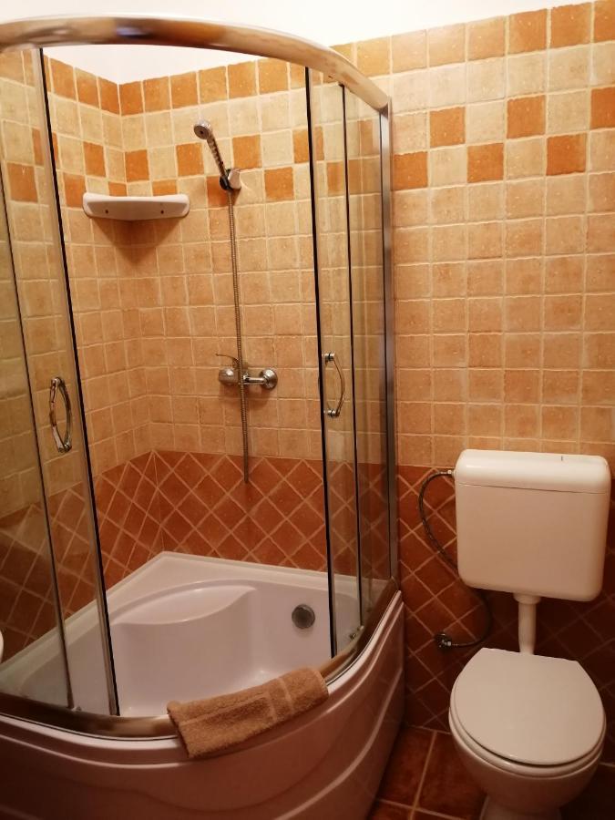Bed and Breakfast Karpatia Panzio Эстергом Экстерьер фото