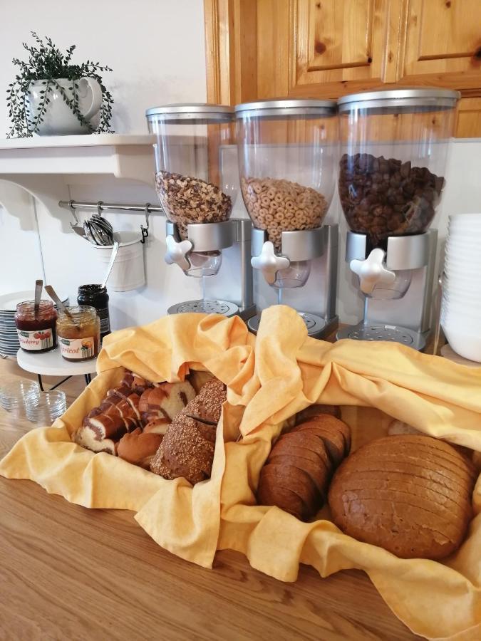 Bed and Breakfast Karpatia Panzio Эстергом Экстерьер фото