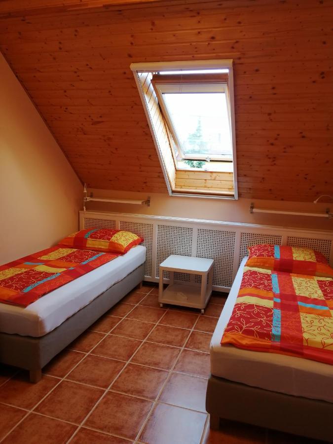 Bed and Breakfast Karpatia Panzio Эстергом Экстерьер фото